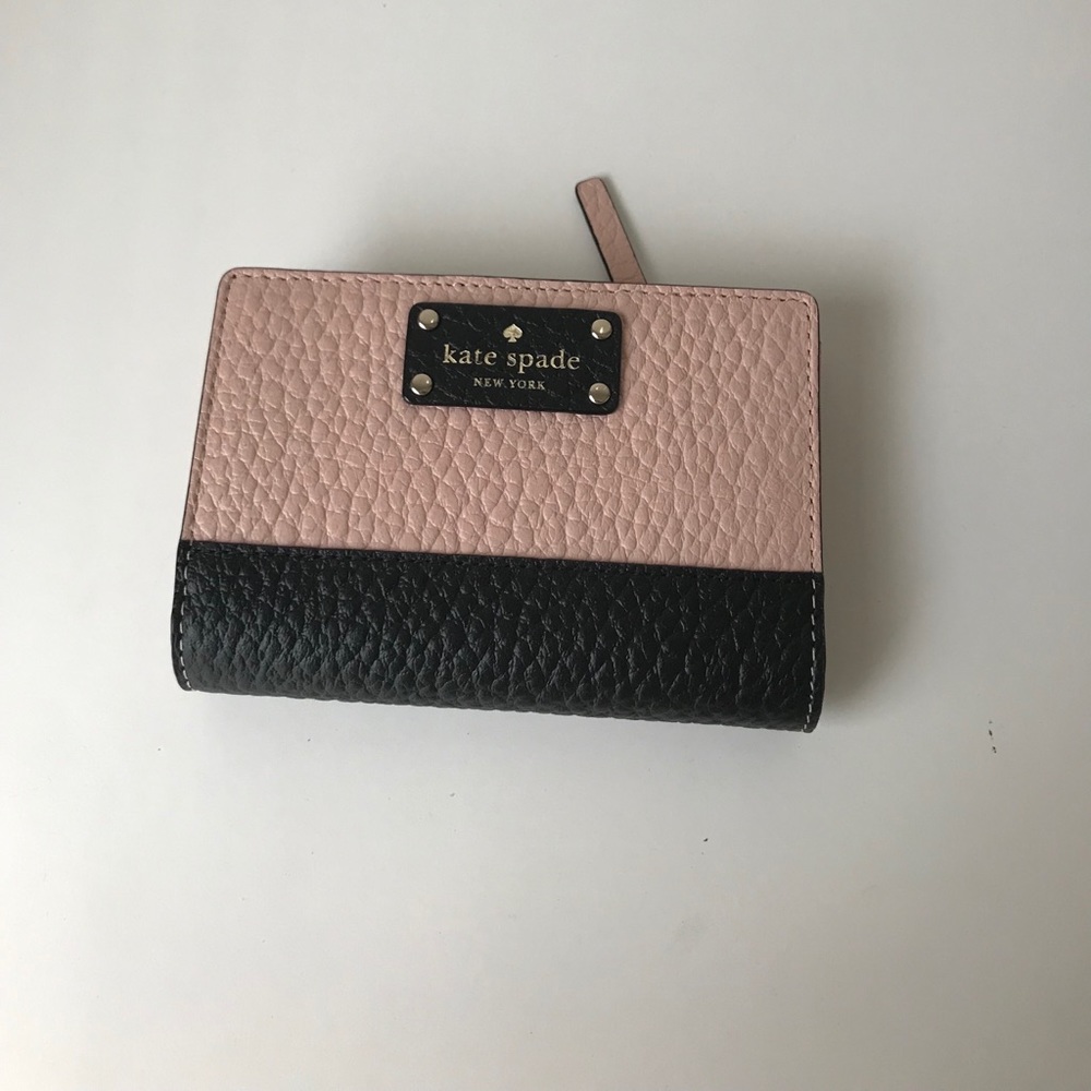 Warm Vellum/Black wallet
